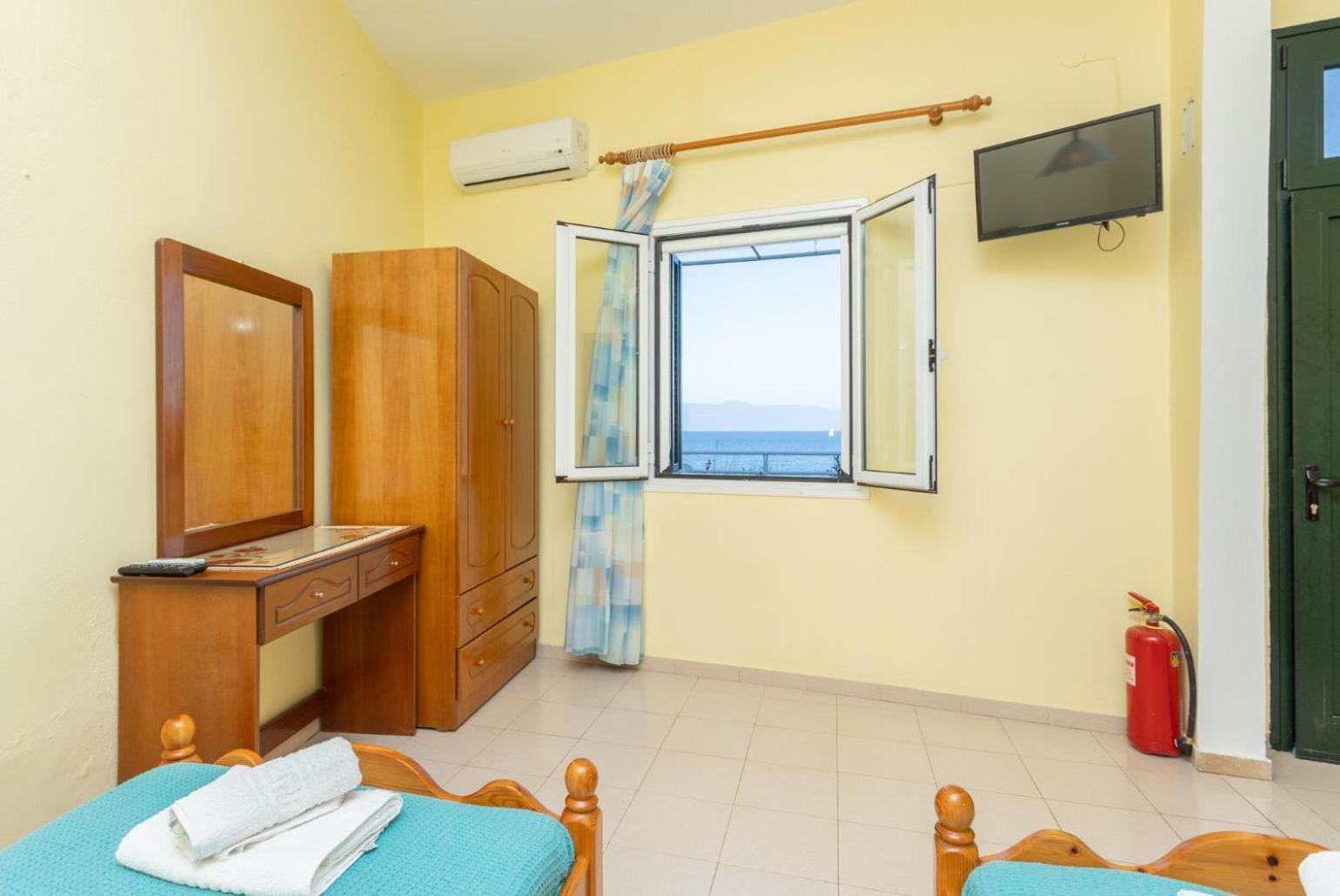 Dolphin Studio Apartment Tranakatika Bagian luar foto